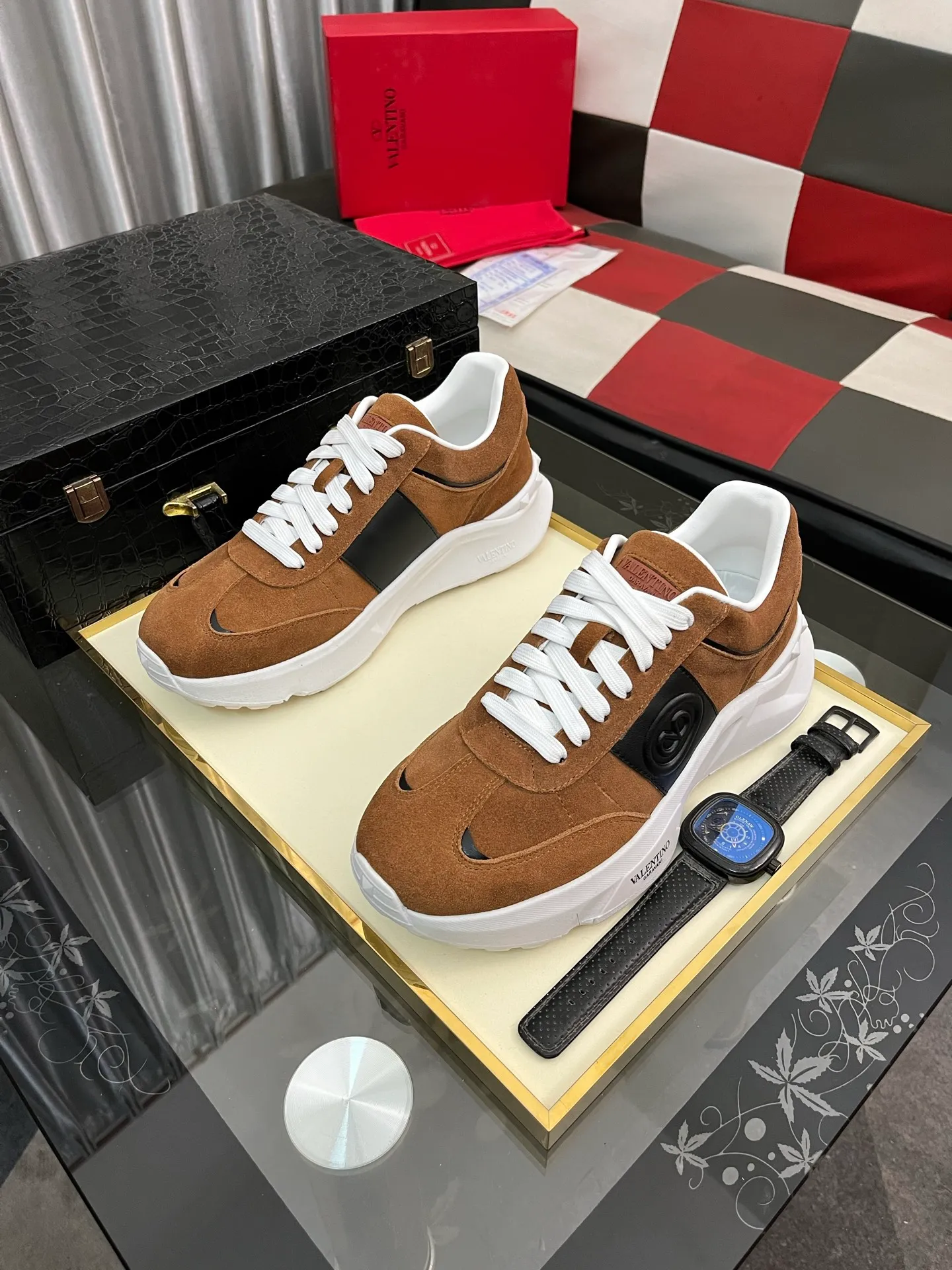Men's shoes 💰480⌚️⌚️ VALENTINO Valentino's 2024 ss spring and summer new hot casual sports shoes, imported elastic fabric upper ➕The heel is Warren's exclusive rivet shape. The whole is very representative, the combined outsole is really easy to wear and very comfortable on the foot ~ Comes with **4 cm, classic, comfortable and versatile! Size: 38-442️⃣Colors available